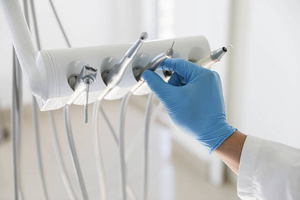 Professional Tooth Extraction technician working in Ben Wheeler, TX